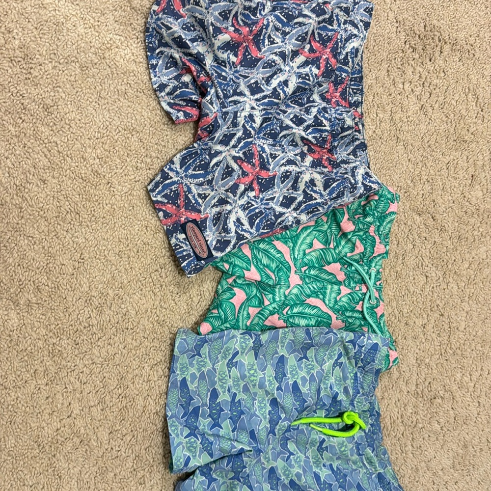 3 pairs of vineyard vines swim trunks great used condition